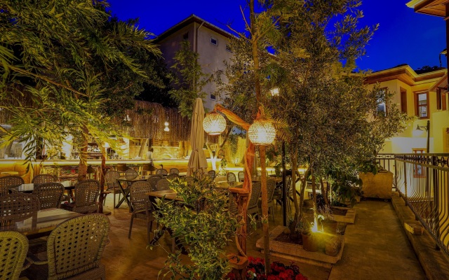 WOO Town Suites Hotel