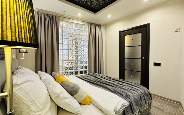 Uyutnaya studiya u Permskogo zooparka Flat