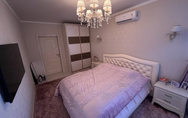 4-Kh Komnatnye V Zhk Elit U Morya Apartments