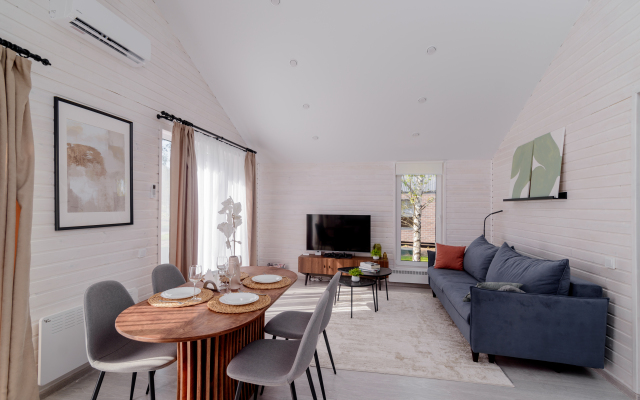 Simple Life Home 376 Private House