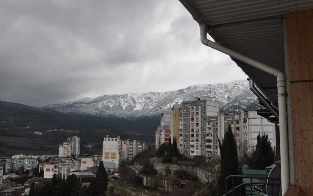 Na Ulitse Timiryazeva 25 Apartments