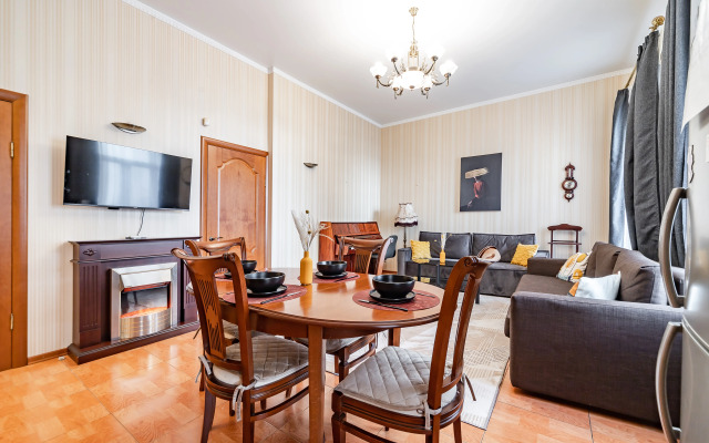 Апартаменты у музея Фаберже 8 гостей