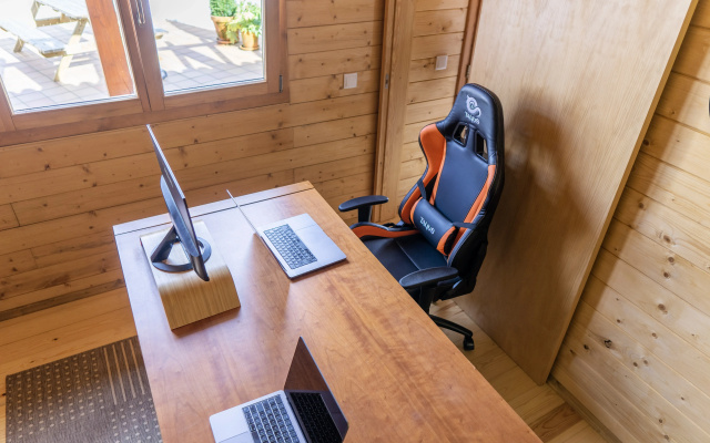 Отель Coliving with Coworking Space Open 24/7