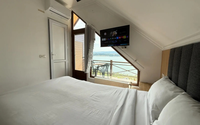 Aphra at Tbilisi Sea Hotel