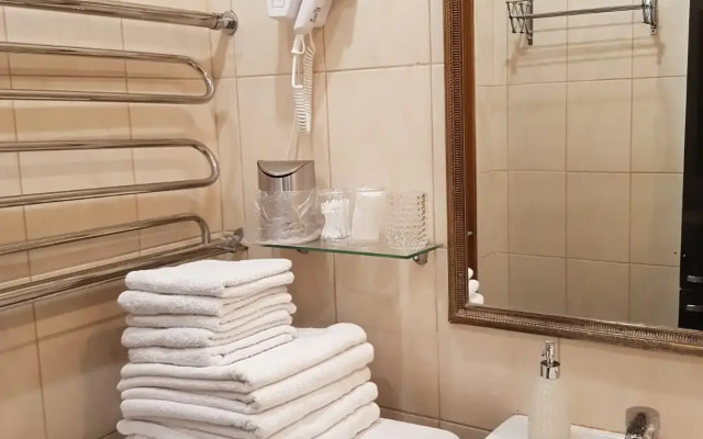 3-h komnatnye Solnechnaya Storona Parkovka besplatnaya Apartments