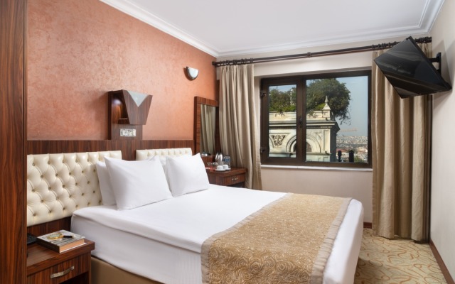Elan Hotel