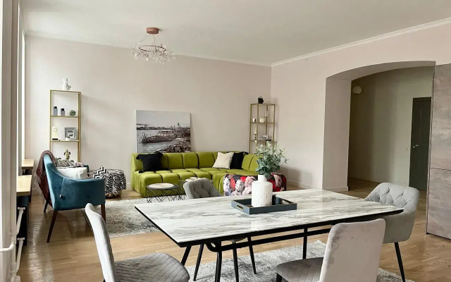 Na Ulitse Sadovaya-Spasskaya 19/1 Flat
