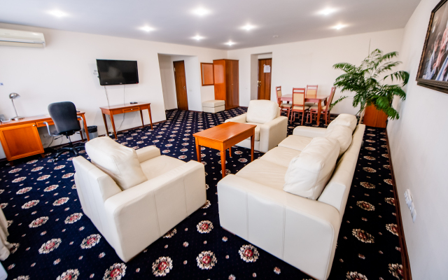 Dis President Hotel