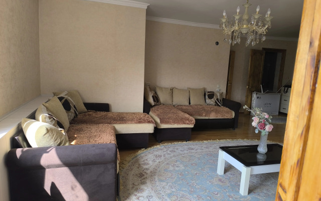 S Vidom Na Kavkazskiy Khrebet Flat