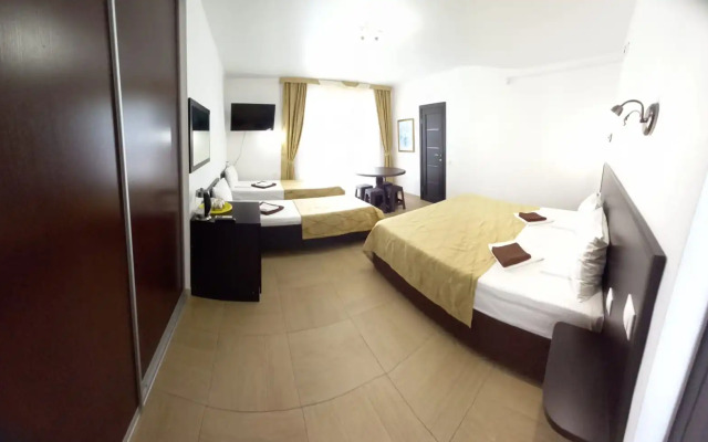 Astra Hotel