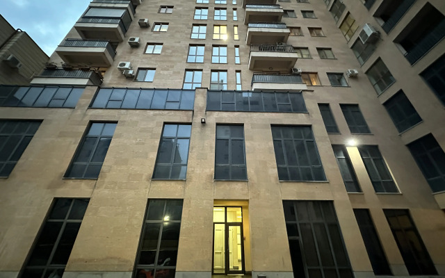 2-K v Novostroyke, Ulitsa Arama, Di482 Flat
