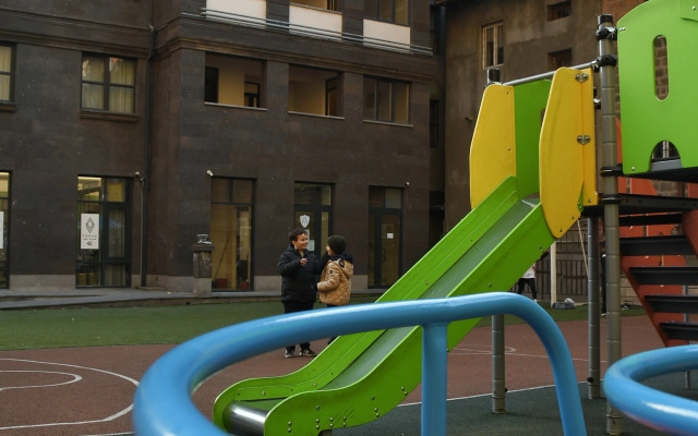 Stylish Gem Steps to Republic Square Apartments