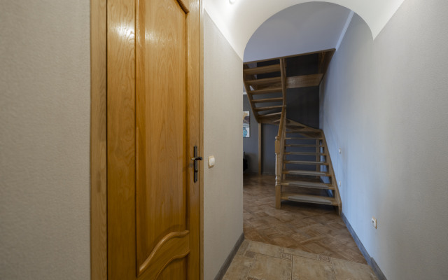 Апартаменты двухуровневые в тихом районе Амалиенау