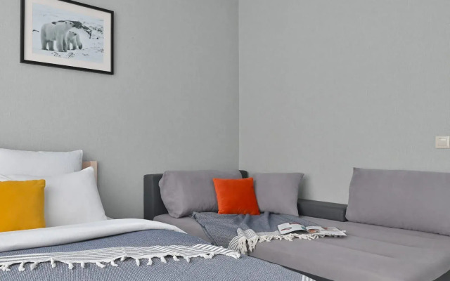 Baltiyskiy briz: tri komnaty u morya Flat