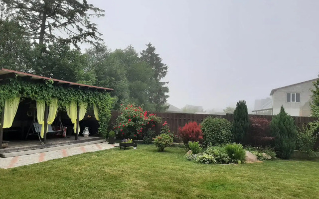 Частный дом Дом с беседкой