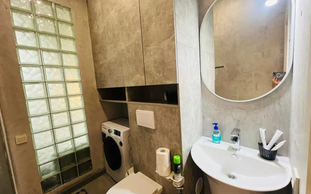 Chetyryokhmestnye apartamenty s balkonom ı basseynom na territorii Apartments