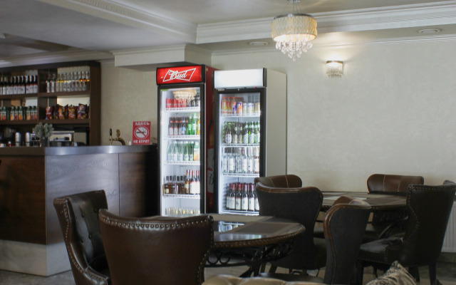 Imeni Chelyskintsev Hotel