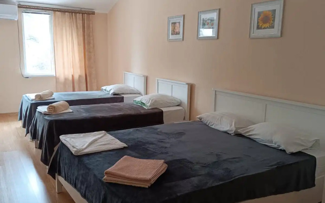 Dioskuriya Guest House