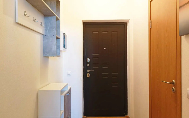 Studiya, Na Kapralskoy 15 Flat