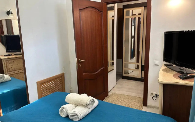 Studiya U M Novokuznetskaya Flat