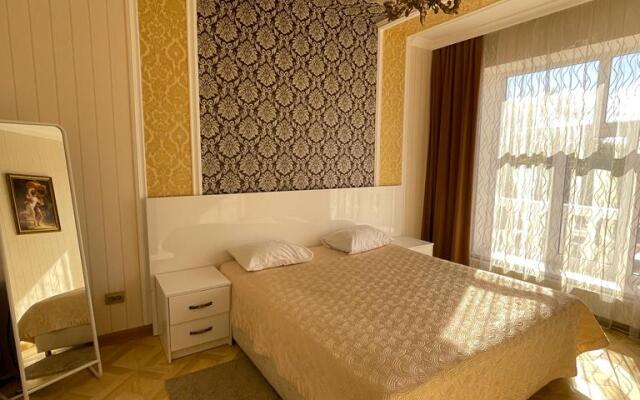 Versal' Guest House
