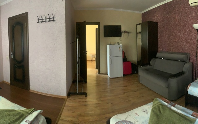 7 Palm Apartments