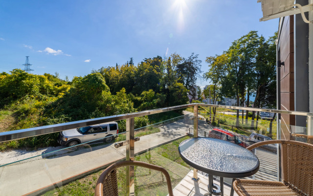 Dizaynerskaya studiya na zakrytoy territorii ryadom s basseynom Flat