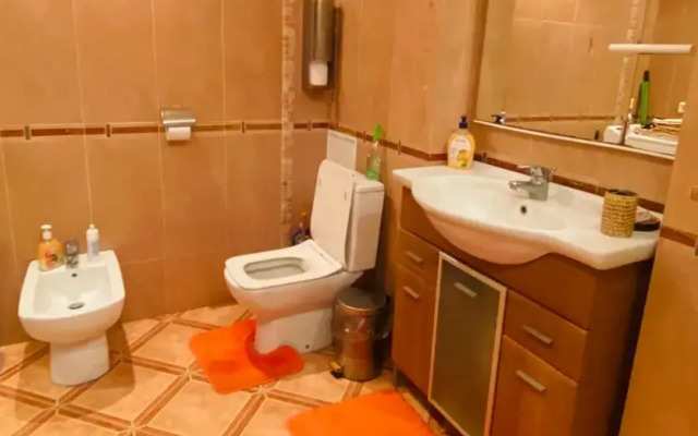 V Tsentre Na Ul. Tkachenko 1/75 Flat