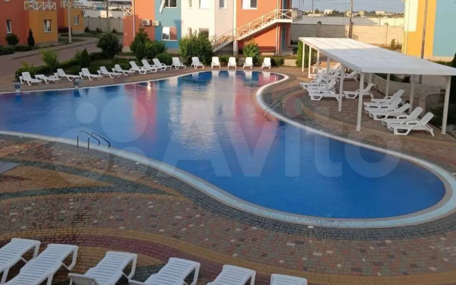 Апартаменты с бассейном и рядом с морем