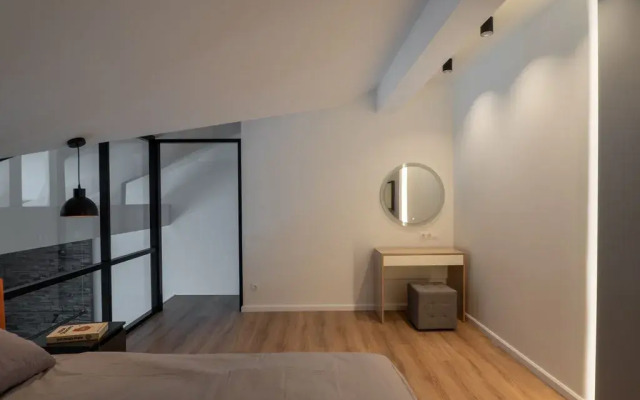 Eksklyuzivnye Dvukhurovneviye v Tsentre Goroda Apartments