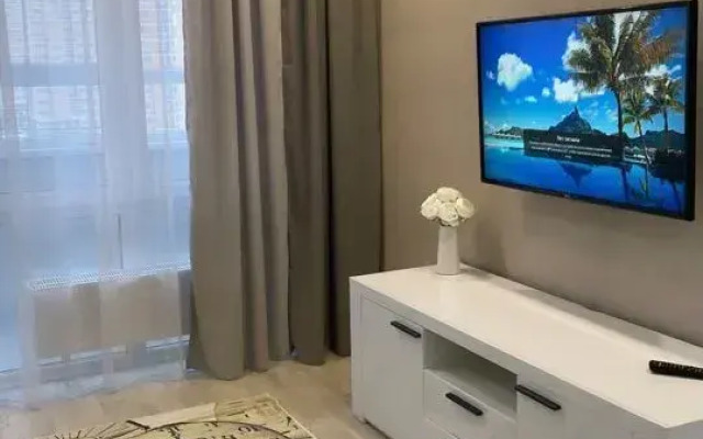 2-kh Komnatnaya V Novom Zhk Surikova Flat