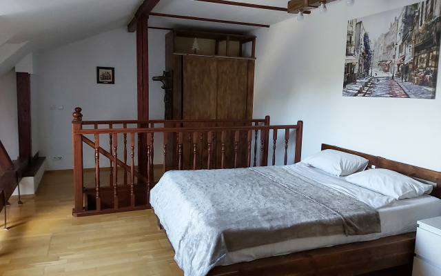 Апартаменты в Доме с Горгульей