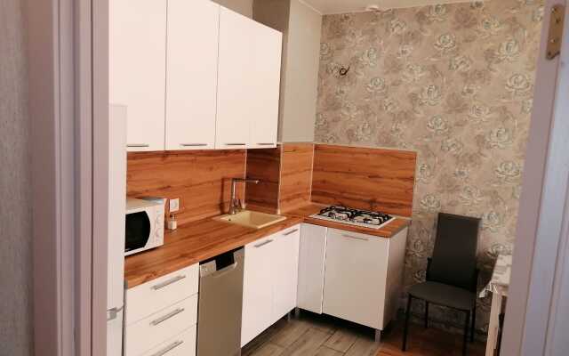 Evrodvushka Na Surikova Flat
