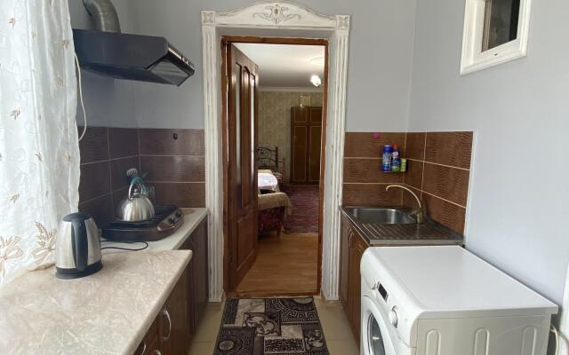 Domik v Derbente Lodging House