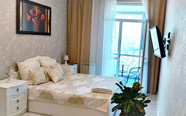 Apartamenty na 30 Etaze s Vidom na Volgu i Gorod