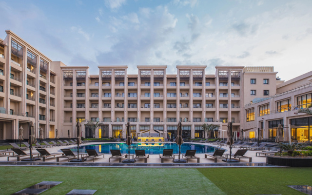 Triumph Luxury Hotel - Image 2