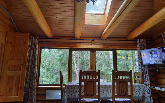 Dikij Lis Guest House
