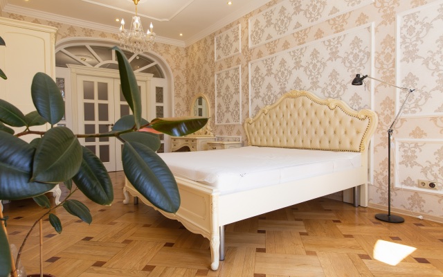 Samotsvet Na Naberezhnoy Kanala Griboyedova 49 Apartments