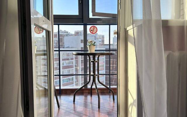 EL'HOME yevrodvushka s panoramnym vidom na Volgu Flat