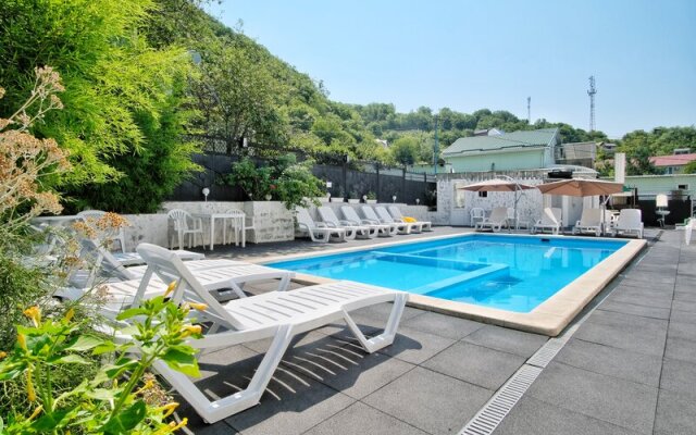 Vek Guest House