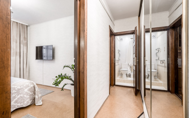 V Tsentre Minska Na Prospekte Nezavisimosti 13 Apartments