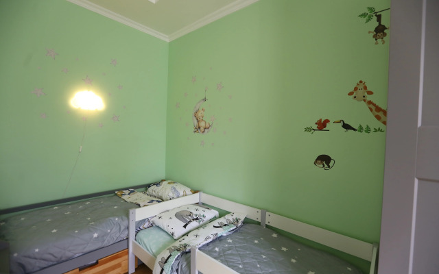 Семейная квартира у набережной