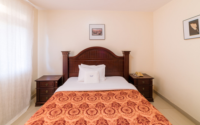 Aggrey  Hotel