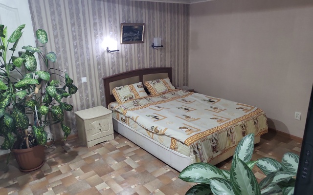 V Samom Tsentre Goroda Sukhum Apartments