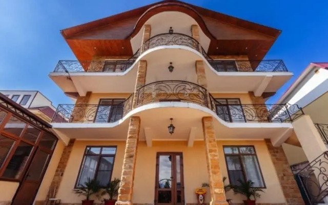 Noy Guest House