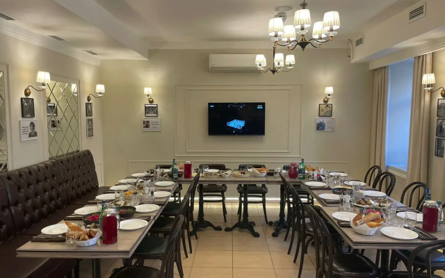 Zarechie Hotel