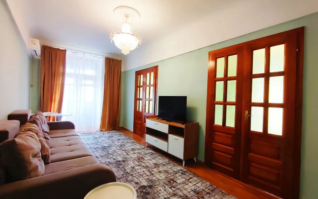 Квартира Уютная 4-Х Комнатная В Историческом Центре Иркутска