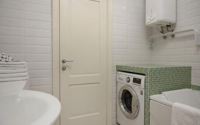Aparts Pro Prostornaya 1-kom s potryasayushchim vidom na Volgu ZHK Brig na 17 etazhe Flat
