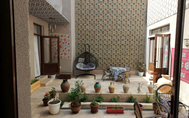 Gulnaraxanum Hotel
