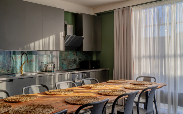 Chetyrehkomnatniye Niabi S Bilyyardom I Kinoteatrom Apartments